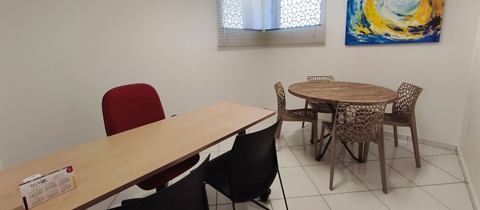 Sala privativa mobiliada para locação por hora no Eccolo Coworking Criativo em São Carlos
